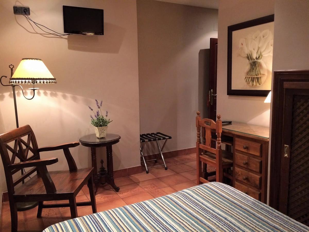 Hotel Baviera Linares  Buitenkant foto